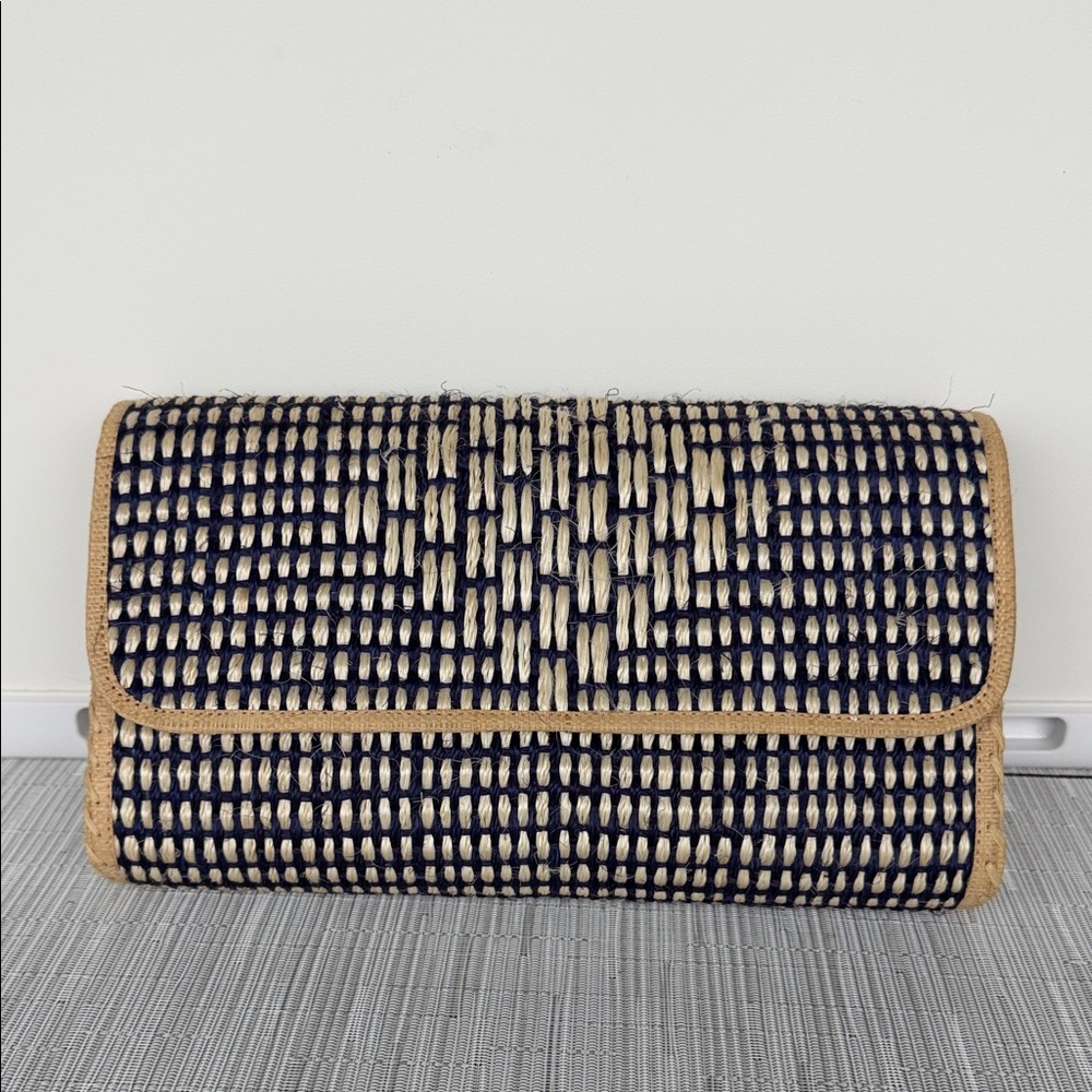 Mar Y Sol Woven Navy and Tan Clutch